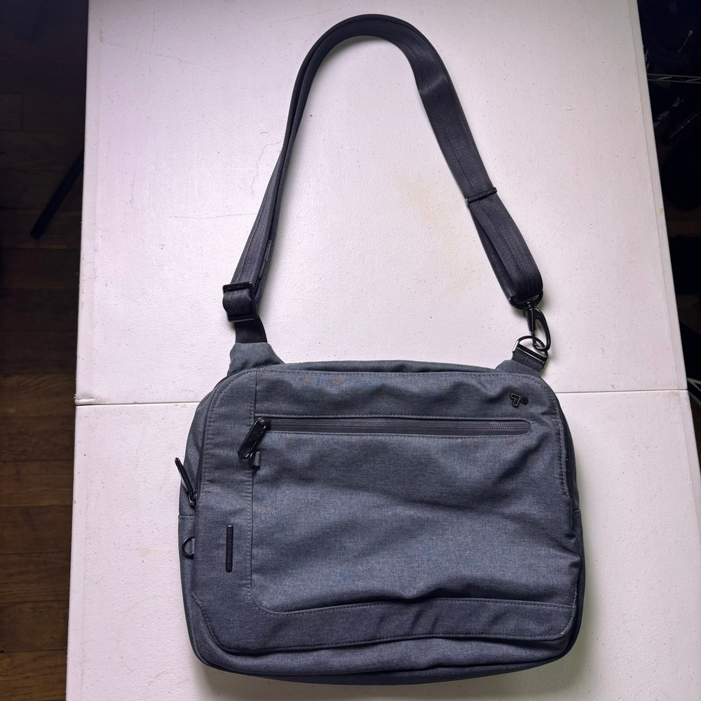 Travelon Anti-Theft Heritage Messenger Bag Gray RFID Blocking Crossbody Travel